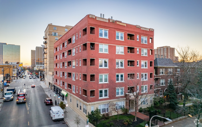 Building Photo - 4364 N Kenmore Ave