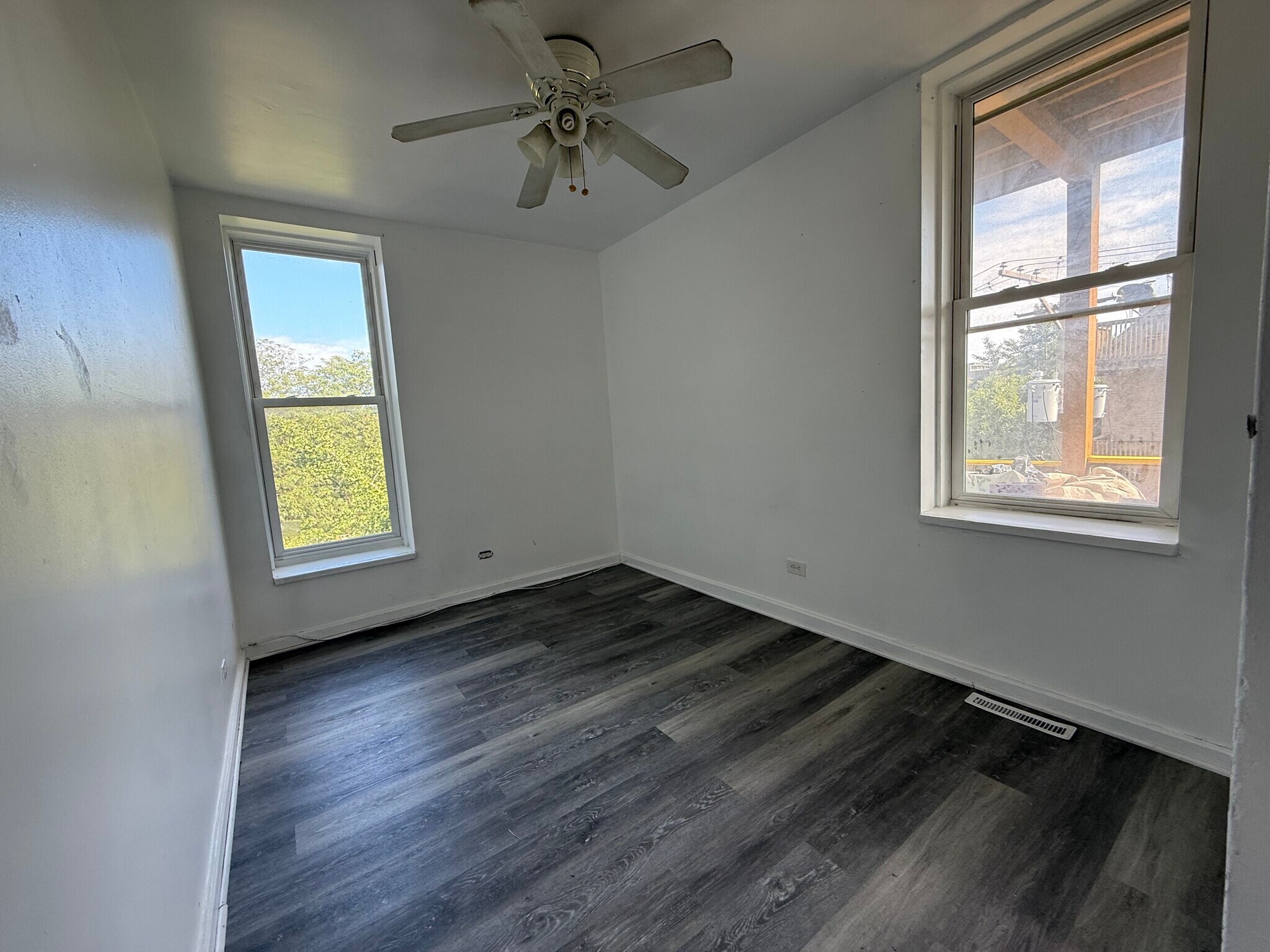 Bed 2 - 901 W 19th St