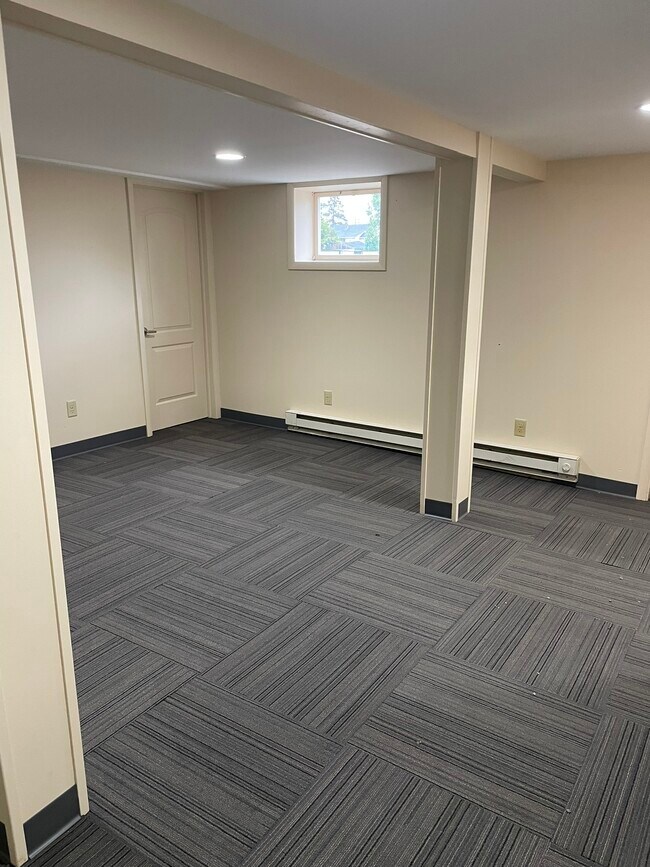 Building Photo - 2410 Bell St