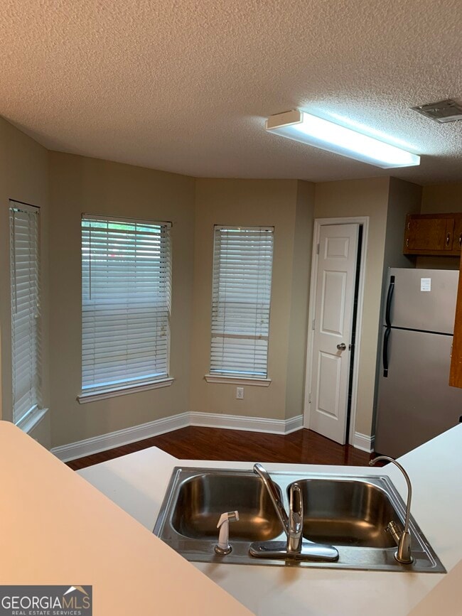 Building Photo - 105 Cherry Tree Ct