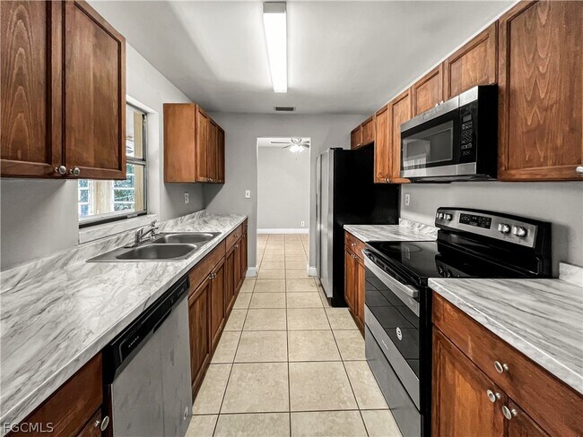 Building Photo - 7300 Barragan Rd