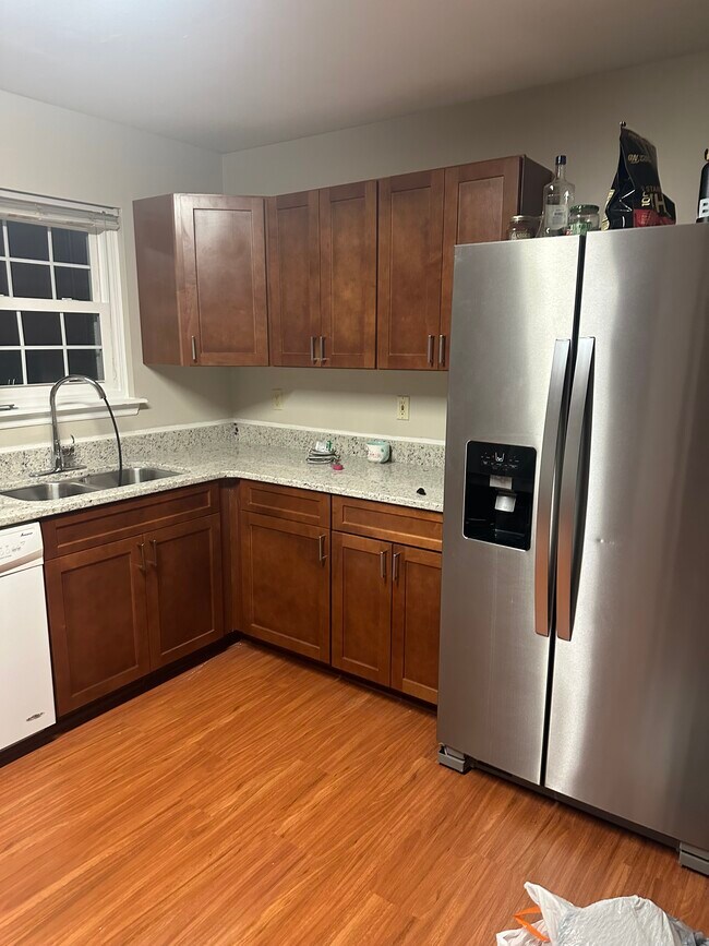 New cabinets , new granite tops new refrigerator tops - 1400 Christine Ct