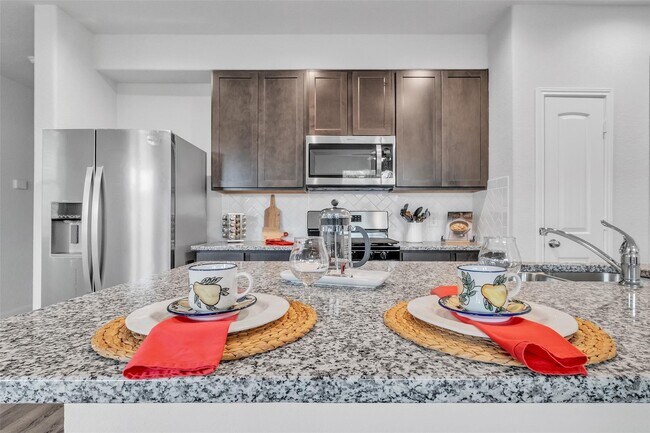 Building Photo - 24902 Landolfi Dr