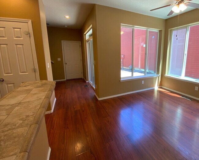 Building Photo - Gorgeous 3 Bedroom Arbor Rose Home!