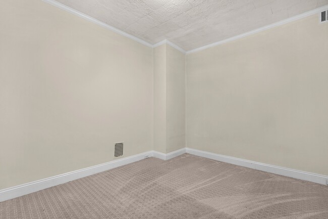 Building Photo - 114 N Highland Ave