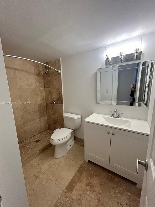 Building Photo - 8607 SW 68th Ct