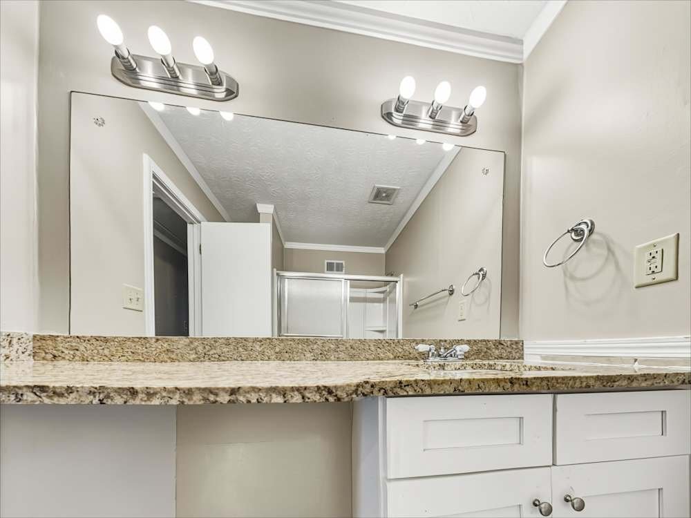 Building Photo - 4412 Bryant Dr SW