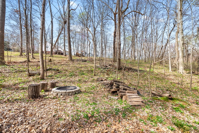 Building Photo - 3477 Eastwood Dr