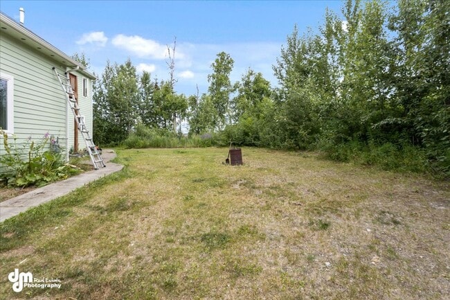 Building Photo - Spacious 5BD/3BA Home!