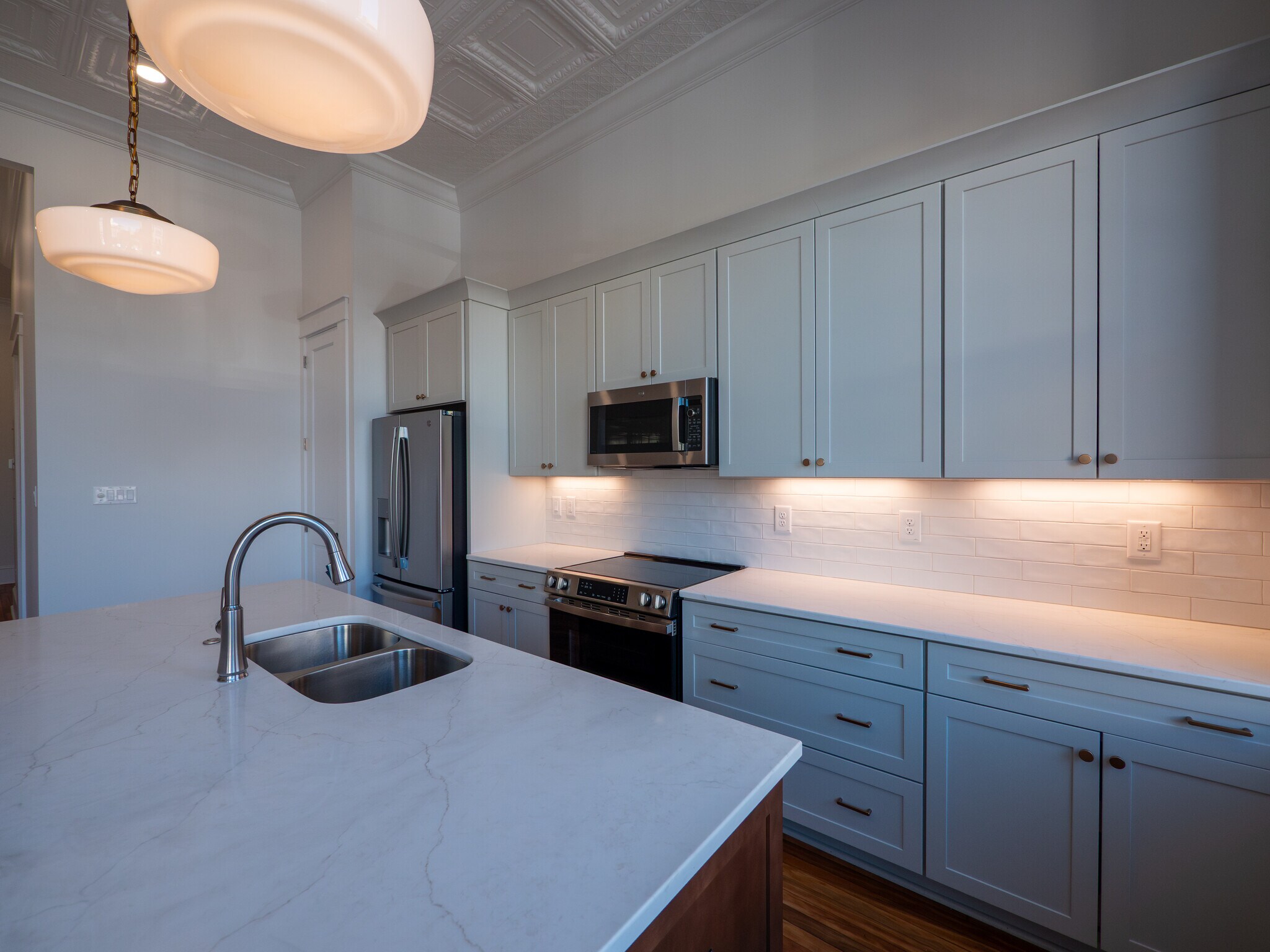 Building Photo - 121 N Main St