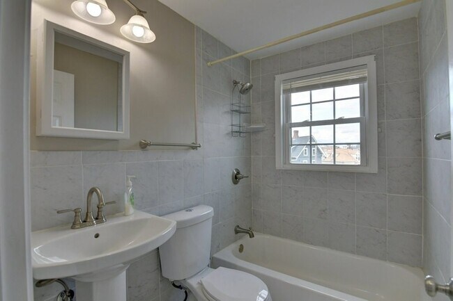 Building Photo - 30 Trull St
