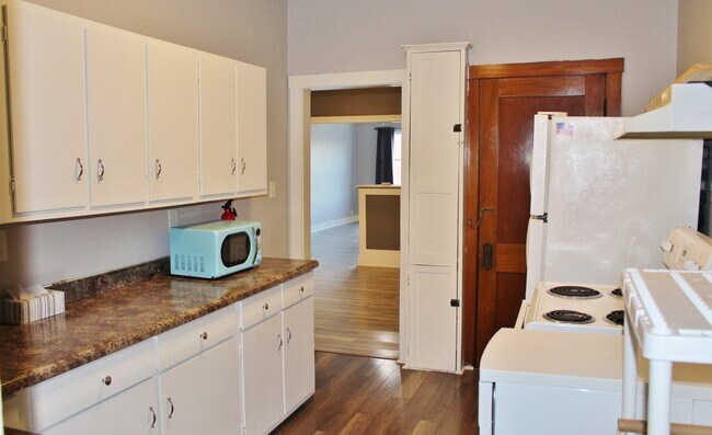 Building Photo - 404 Liberty St