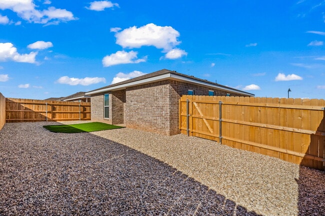 Building Photo - Charming Cottage in Frenship ISD!