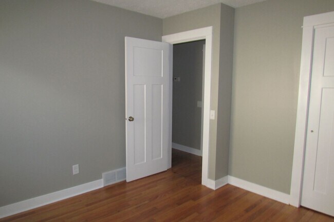 Building Photo - 6405 Alison Ln