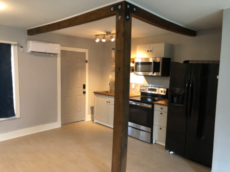 Building Photo - 622 Texan Trail