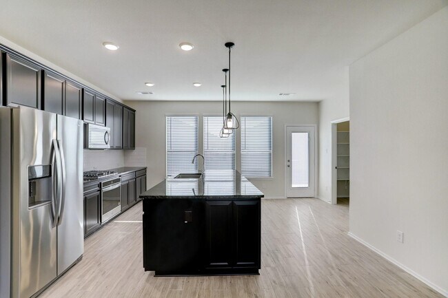 Building Photo - 3144 Founders Rock Dr