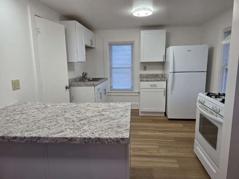 Building Photo - 108 Poplar St