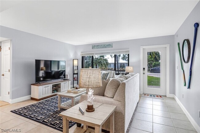 Building Photo - 69 7th St