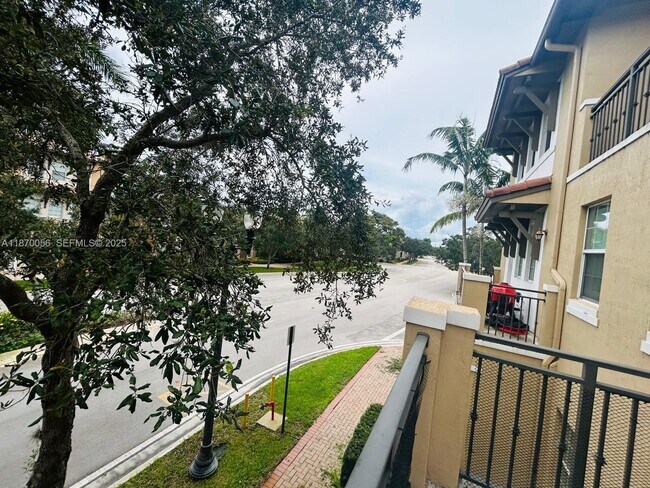 Building Photo - 819 SW 147th Ave