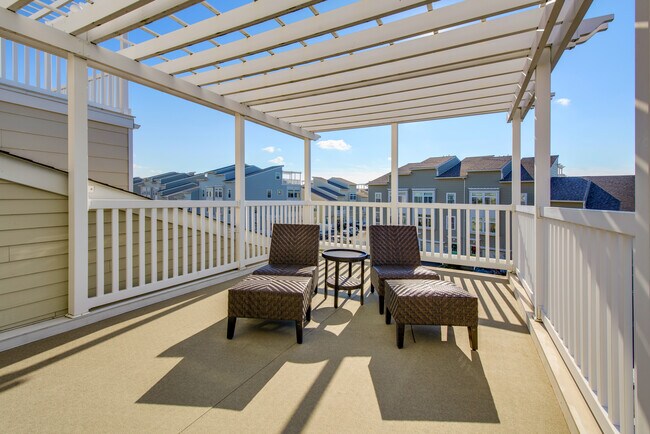 Rooftop Terrace - 6512 Ocean Ave S