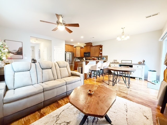 Building Photo - 275 NE Miramar Cir