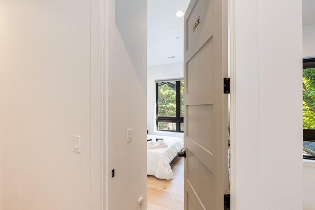 Building Photo - 115 110th Pl SE