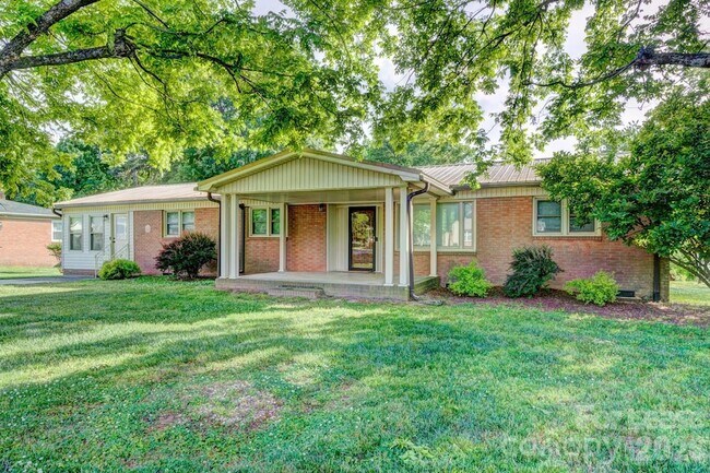 Building Photo - 1409 Delview Rd