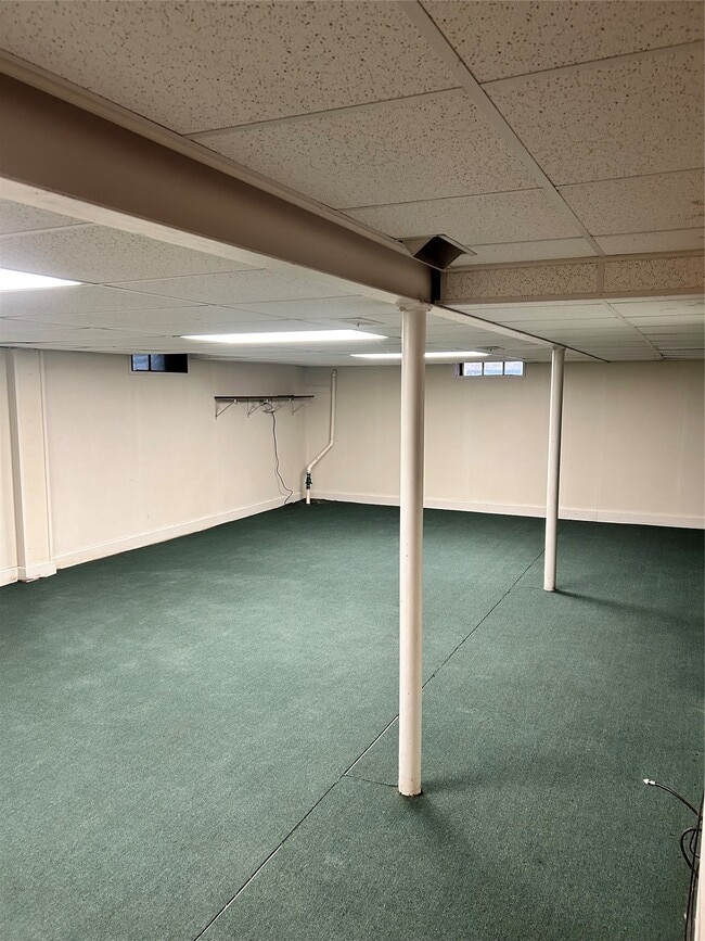 Building Photo - 74 Matthews St