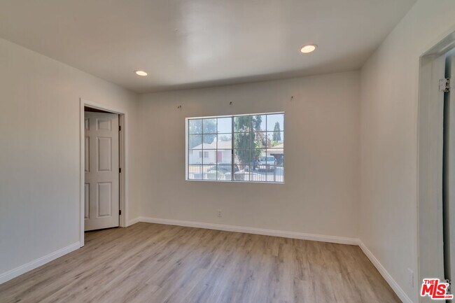 Building Photo - 15013 Hartsook St