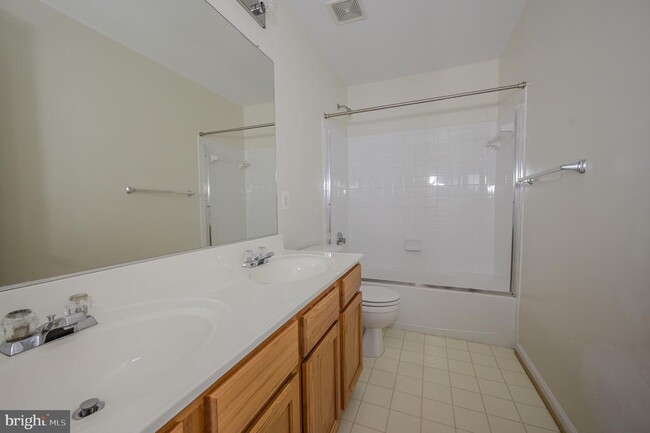 Building Photo - 8324 Tenbrook Dr