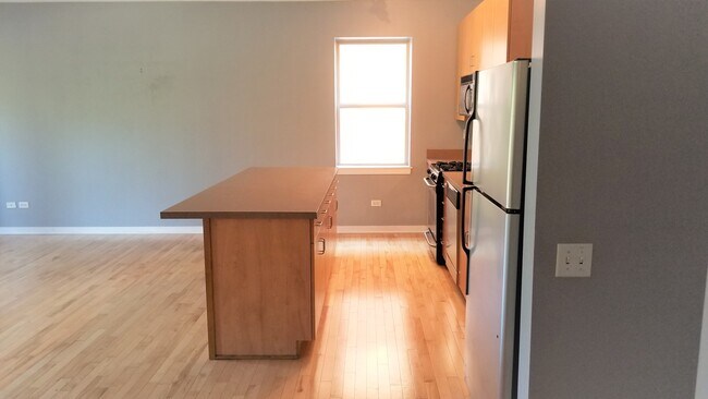 Building Photo - 1258 S Blue Island Ave