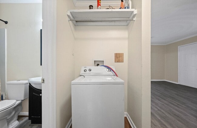 Building Photo - 2 Bed 1 Bath Home for rent in Hampton!