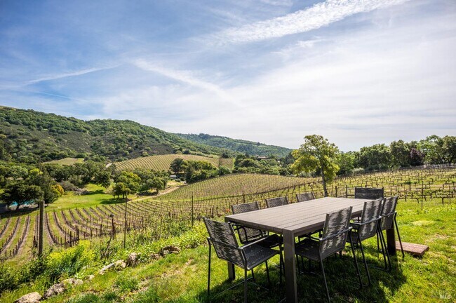 Building Photo - 452 Chestnut Ave