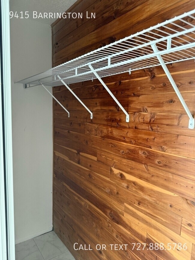 Building Photo - 9415 Barrington Ln