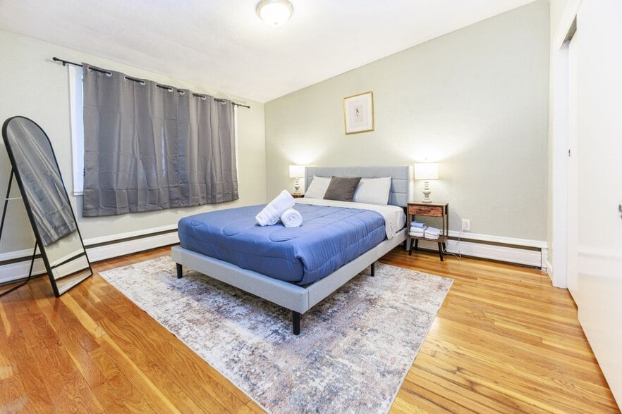 Building Photo - 37 Smith St