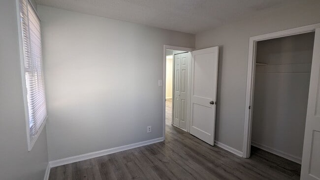 Building Photo - 2bed/1bath HOUSE Greensboro, NC!!