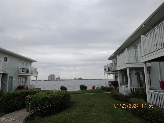 Building Photo - 3330 N Key Dr