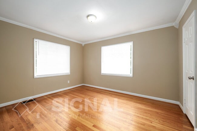 Building Photo - 1156 Skyline Dr