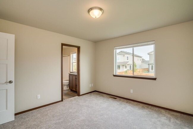 Building Photo - Fantastic 3-Bed, 2.5 Bath with 2-car garage!
