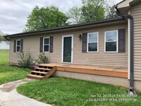 Building Photo - ** ~~ Beautiful 3 bedroom 2 bath house in ...