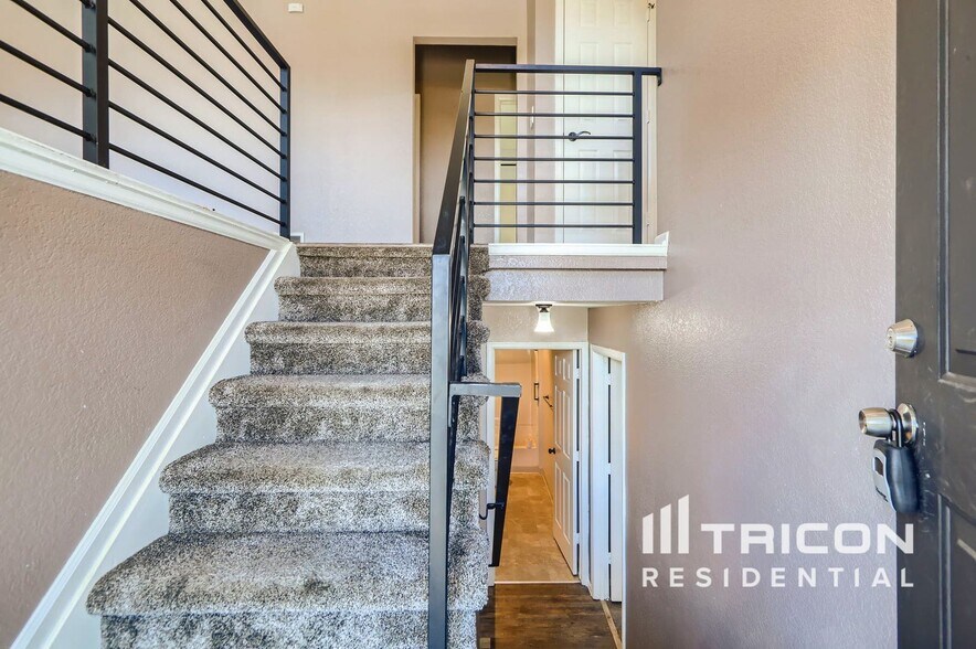 Building Photo - 21898 E Alamo Ln