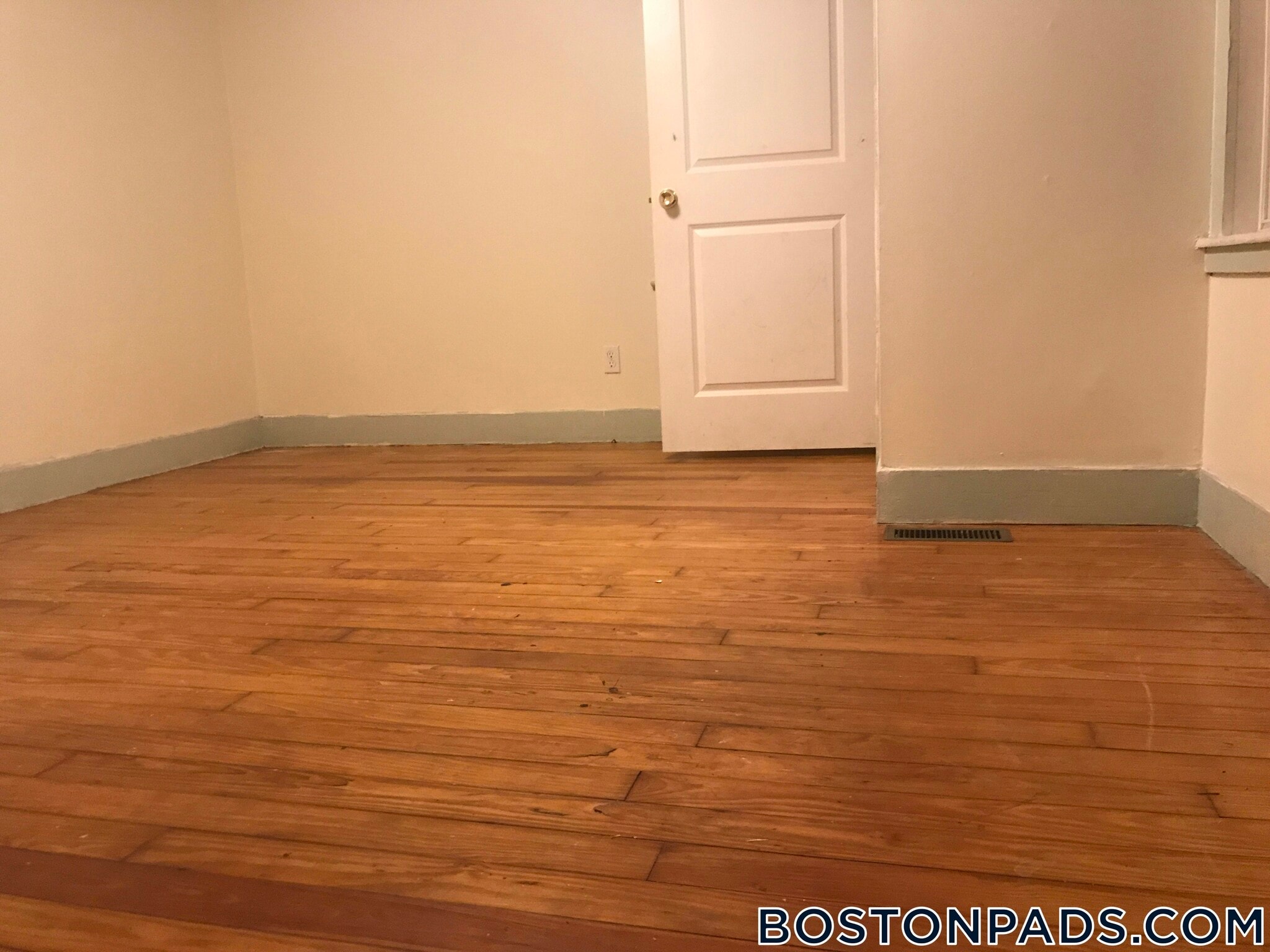 Building Photo - 24 Lexington Terrace