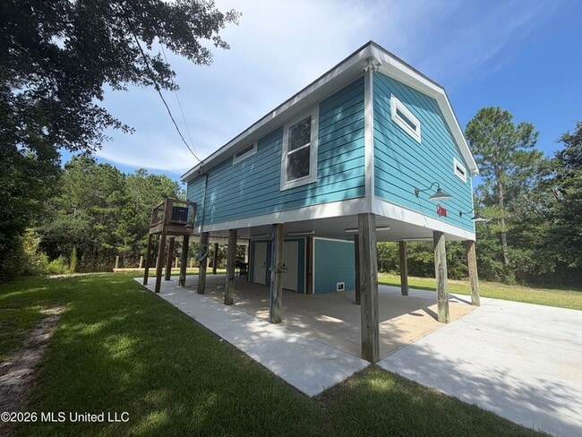 Building Photo - 4060 Cardinal St