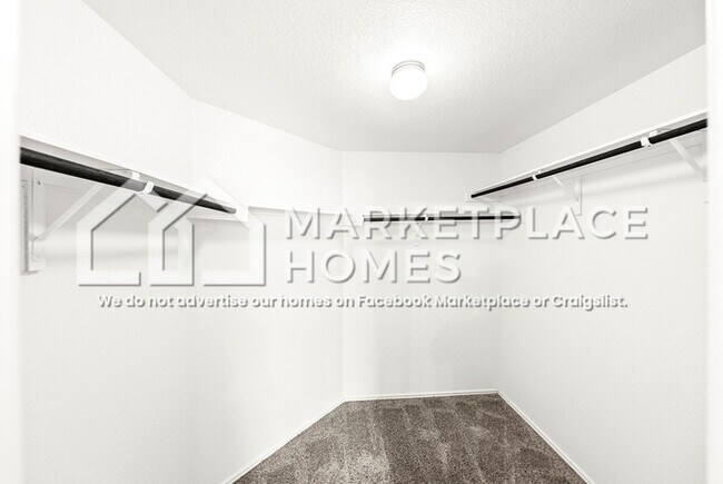 Building Photo - 3416 Pauling Loop