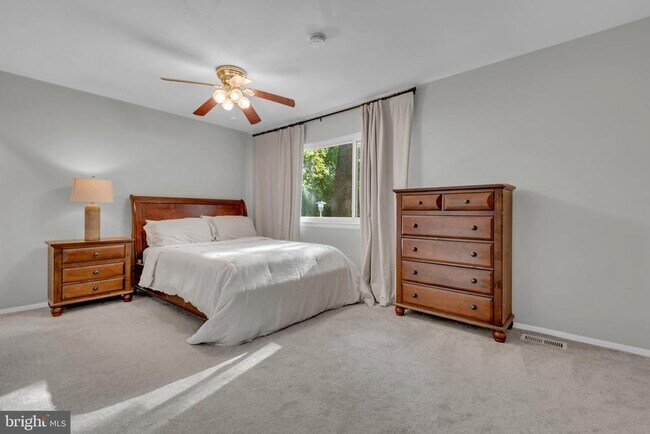 Building Photo - 1052 Cedar Ridge Ct