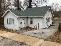 Building Photo - 135 Hereford Ave