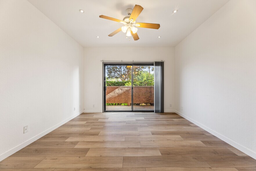 Building Photo - 10943 Laurel Canyon Blvd