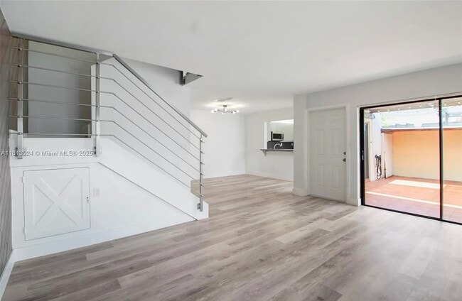 Building Photo - 4732 SW 67th Ave