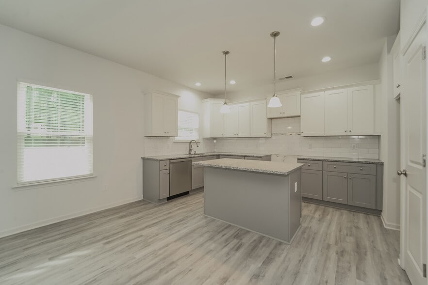 Building Photo - 620 Owen Blvd