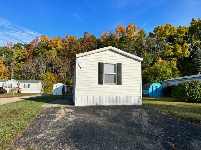 Primary Photo - 241 E Birdsall Dr
